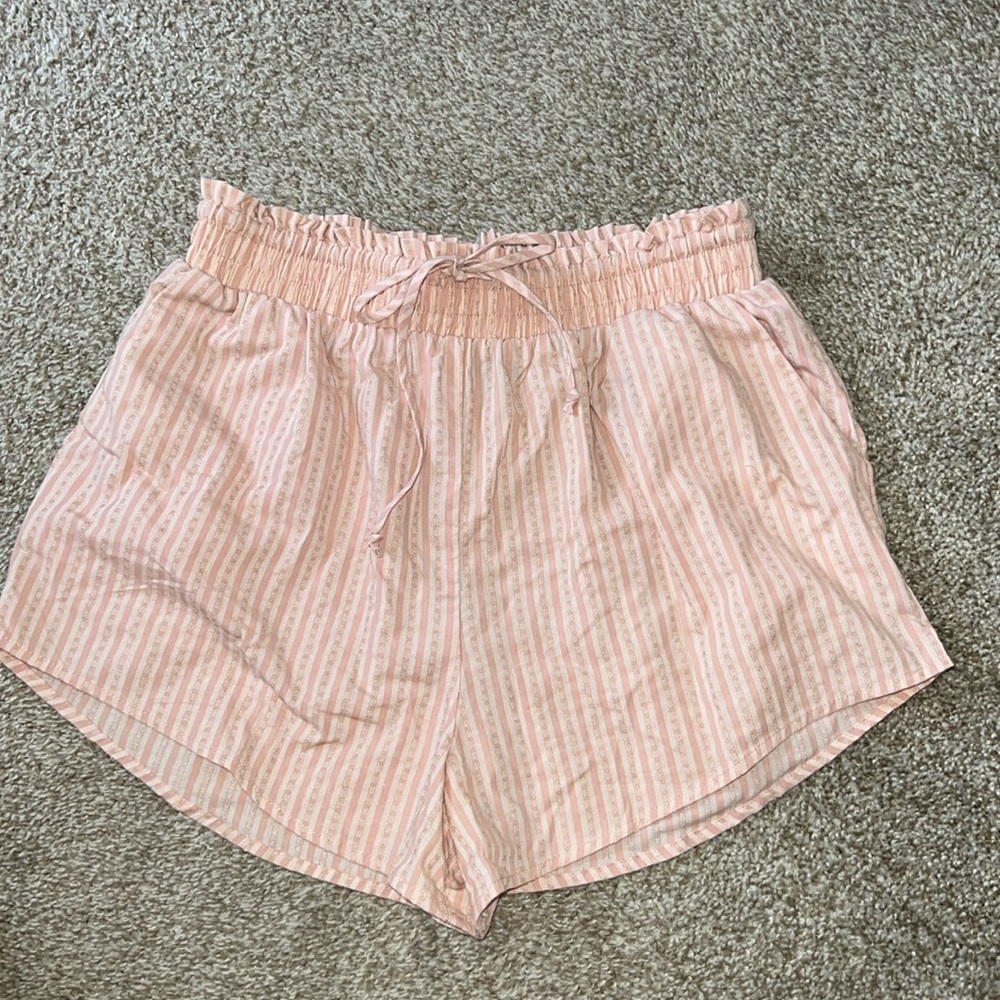 High Waisted Linen-like Shorts - Picture 3 of 5
